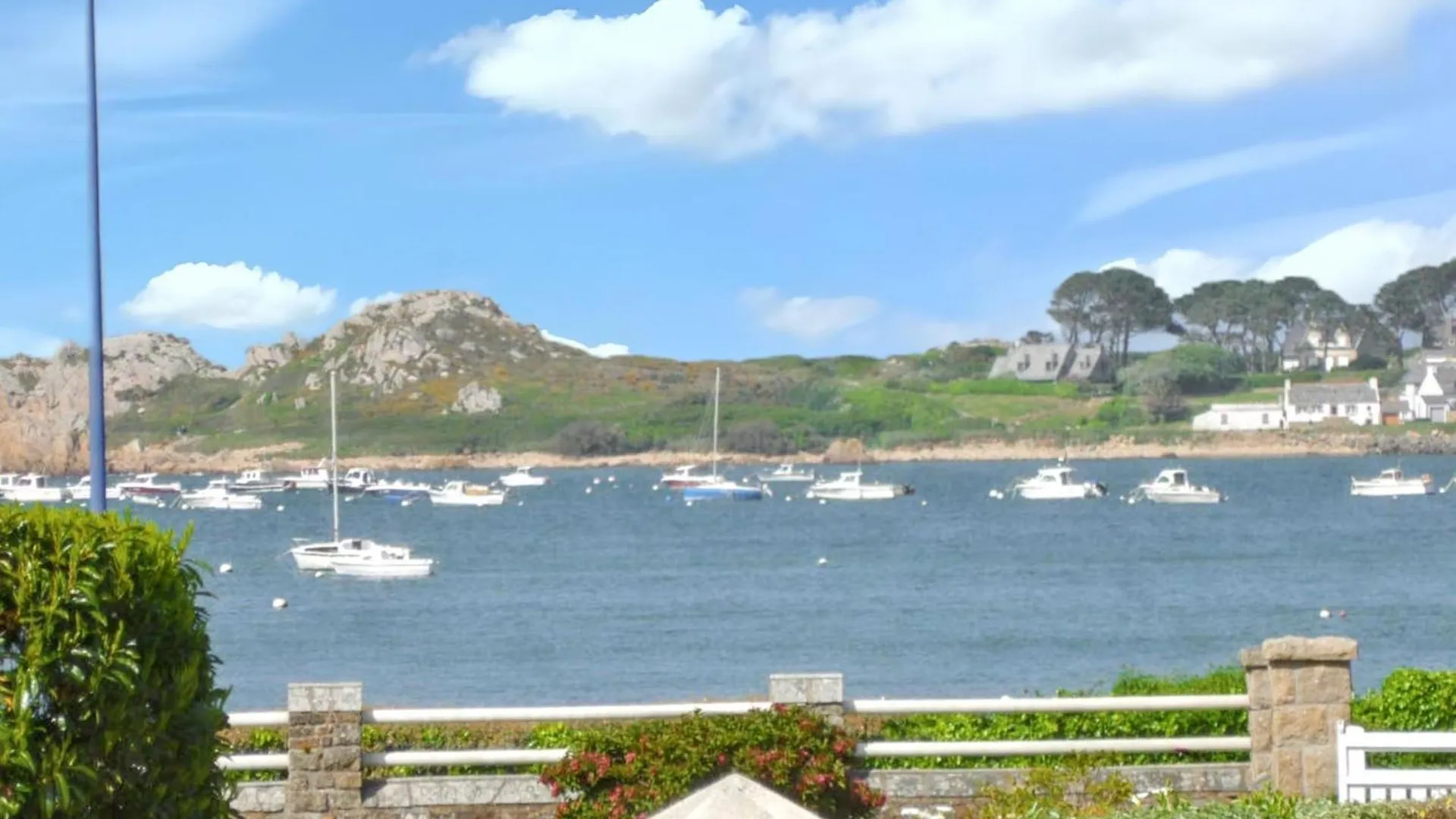 Maison Charmante A Plougasnou + Vue Mer