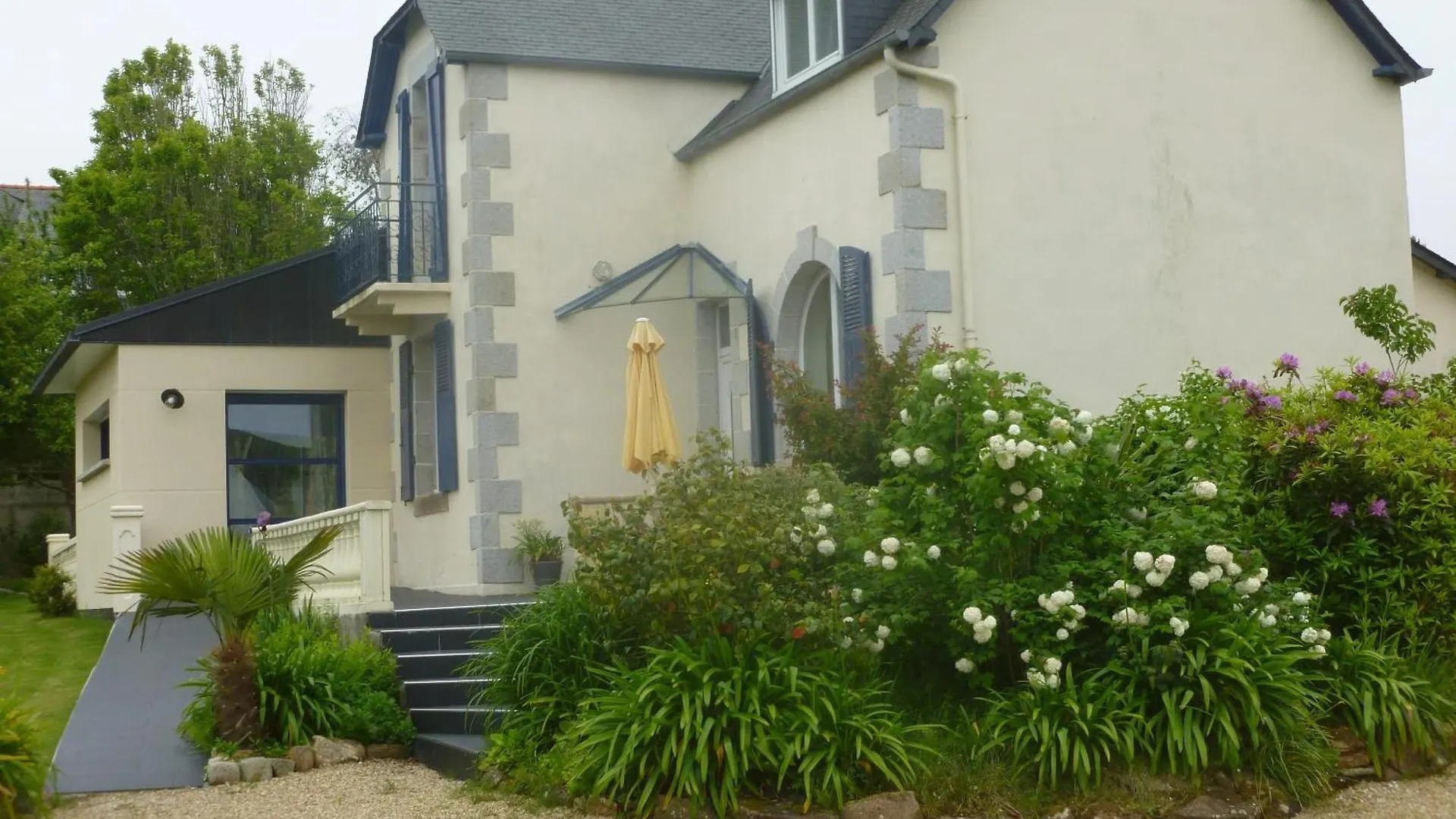 Holiday home Maison Charmante A Plougasnou + Vue Mer