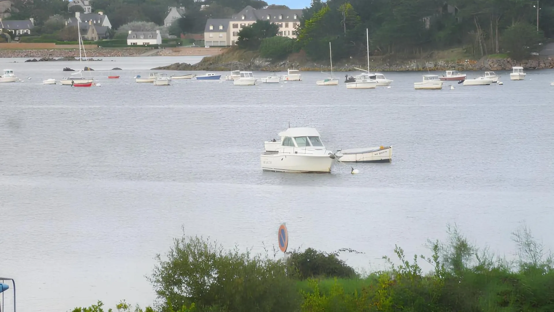 Holiday home Maison Charmante A Plougasnou + Vue Mer
