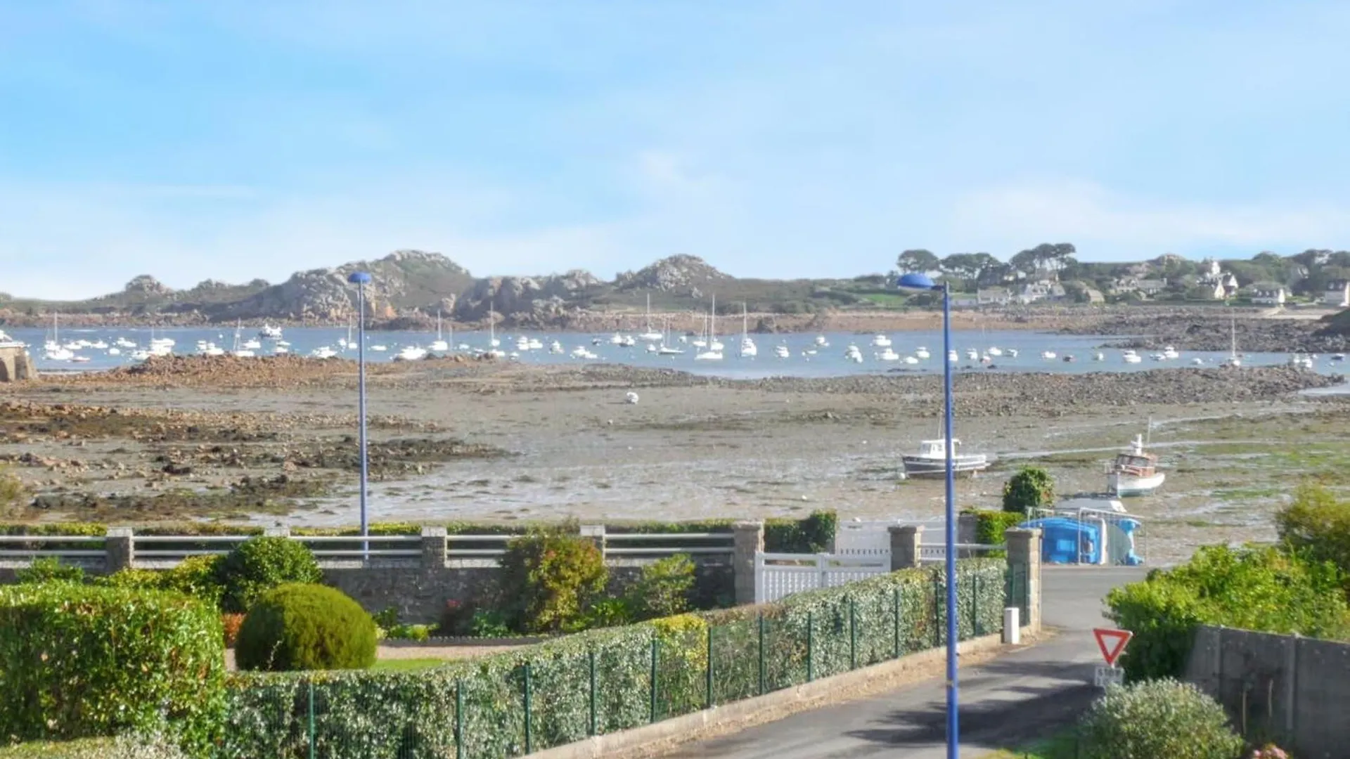 Maison Charmante A Plougasnou + Vue Mer 0*,  France